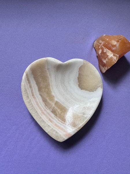 10cm Heart Shape Calcite Bowl Gift - SMILE EMPOWERMENT 10cm Heart Shape Calcite Bowl Gift SMILE EMPOWERMENT SMILE EMPOWERMENT